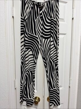 Chico's Black and White Graphic Wide-Leg Pants